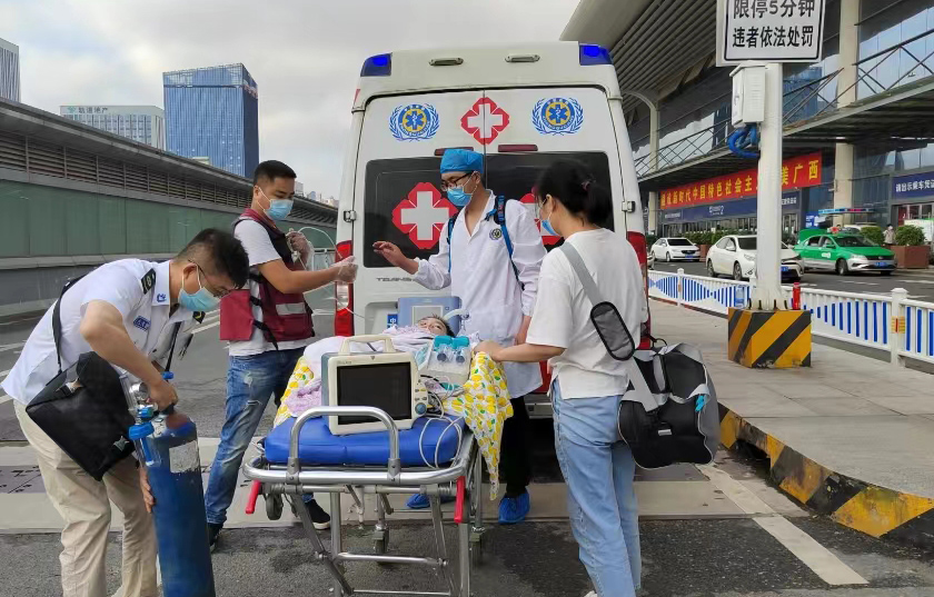 嘉峪关救护车出租公司